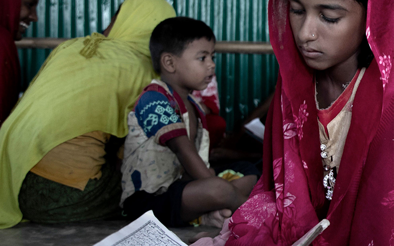 Girl at Rohingya refugee camp